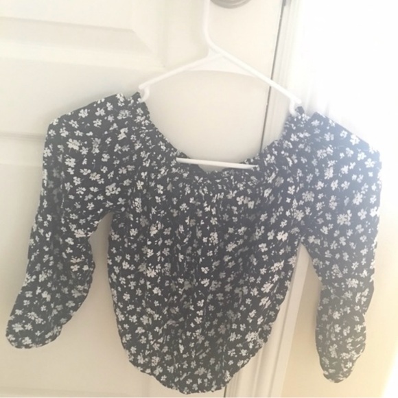 Brandy Melville Black and White Floral Pattern Maura Top - Picture 1 of 4